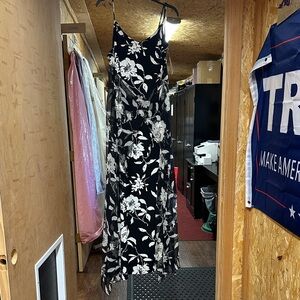 Chic Black and White Floral Maxi Dress